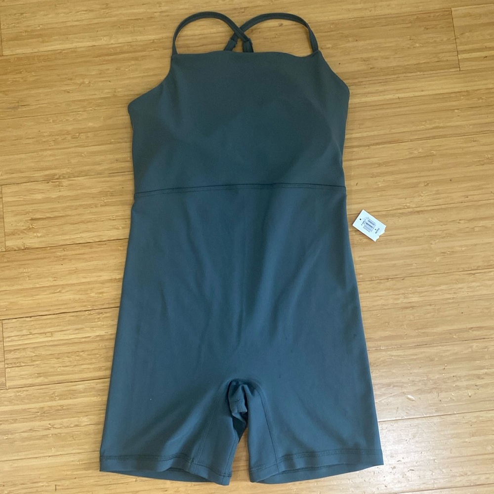NWT Women’s One Piece Bodysuit Sz Petite Small